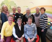 Spendenübergabe bei der Hospiz-Initiative